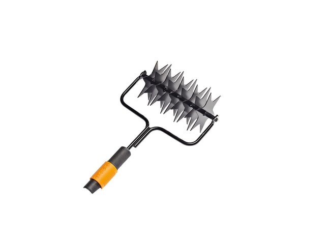 "Fiskars Lawn Spiker, Tool Head Compatible with All QuikFit Handles, Width: 17 cm, steel, Black/Orange, 1000689"