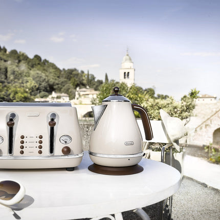 De'Longhi KBOV3001.BG Water Kettle, Plastic, 3000 W, 1.7 liters, Creme