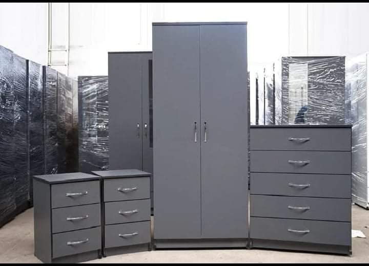 Grey and Black Gloss Bedroom Wardrobe Set